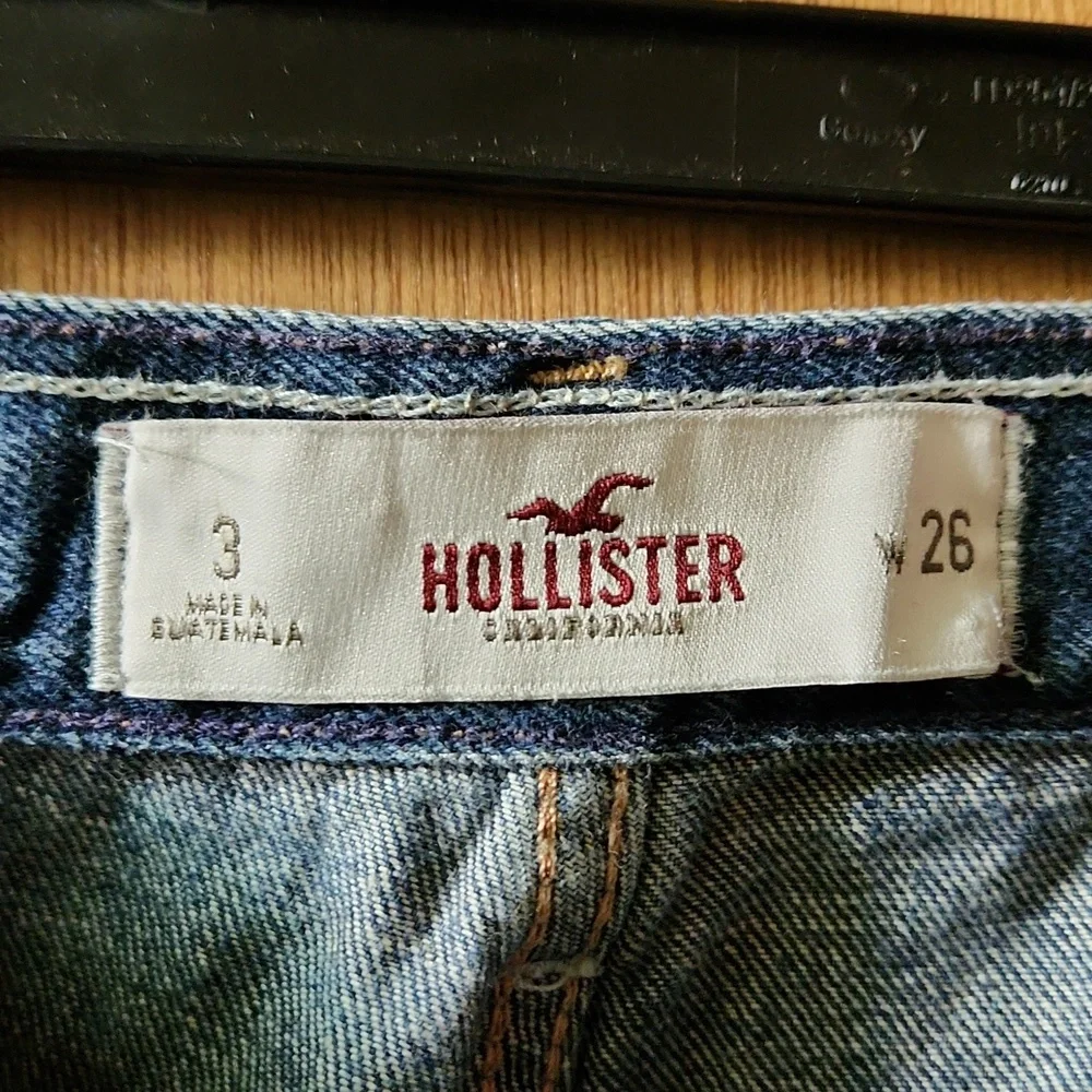 Shorts - Picture 2 of 3